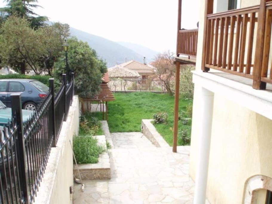 House In Delphi Villa Bagian luar foto
